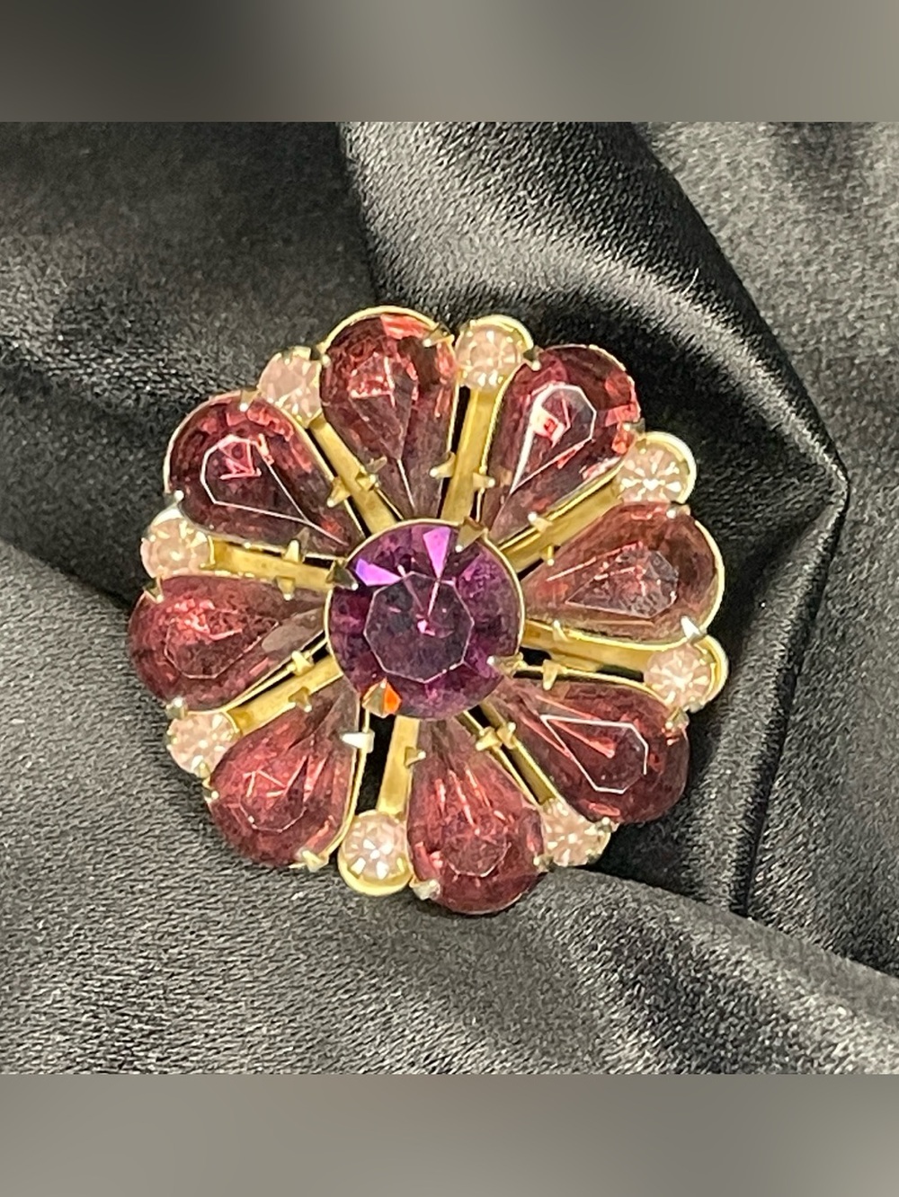 VINTAGE MCM Gold-Tone Amethyst/Fuchsia/Pink Floral Rhinestone Brooch
